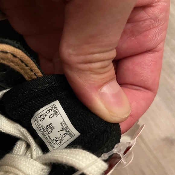 Vans off the wall leopard print Womens 7.5 / Mens 6. NWTs never worn. - Picture 8 of 8